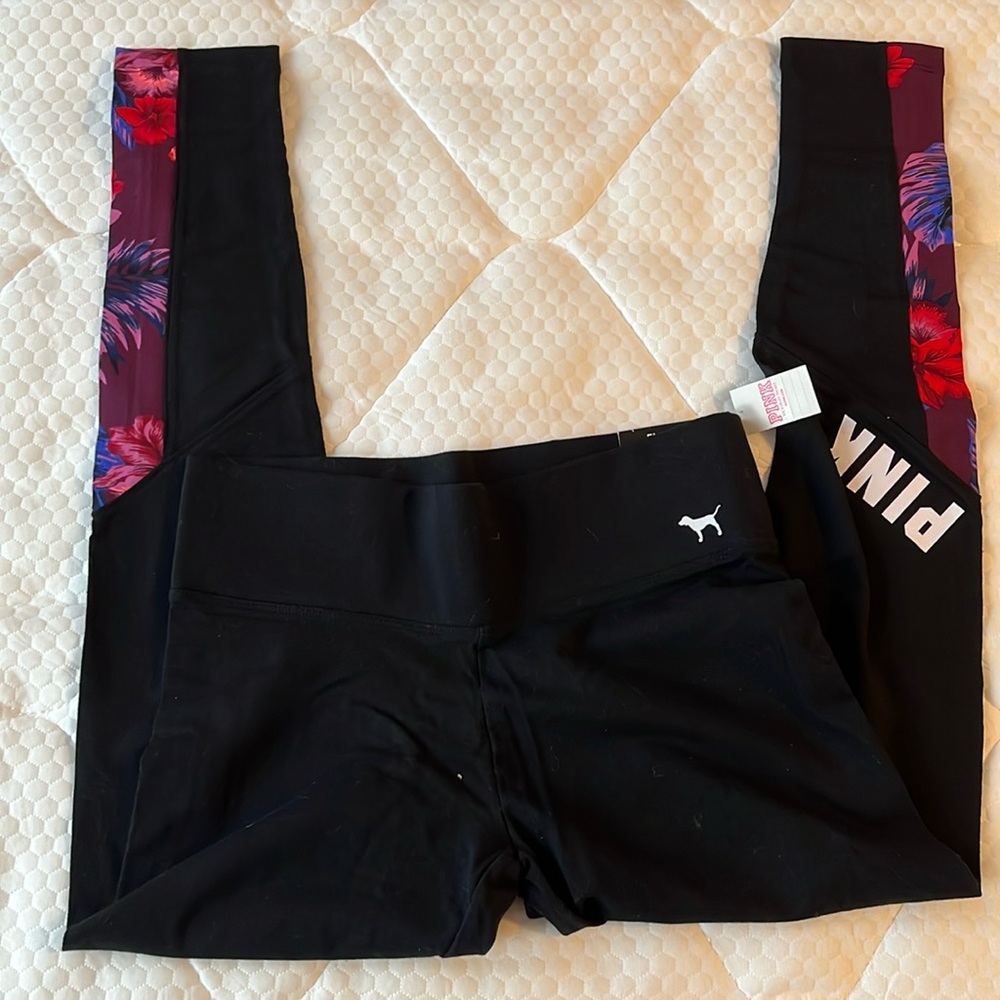 New with tag VS Pink yoga pants